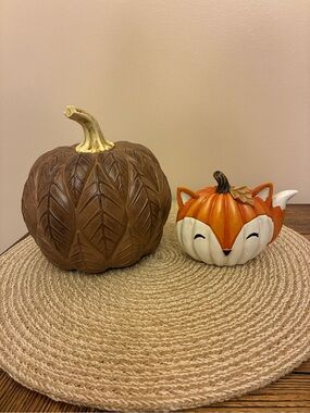 Fall 🍂 Brown Resin Leaf-Textured Pumpkin & Fox 🦊 Resin Pukpkin